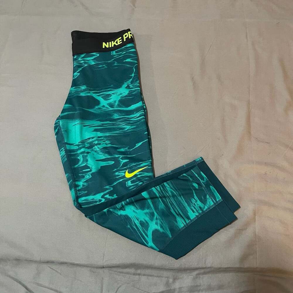 Nike Pro Dri-Fit Leggings Size M Green Teal Water Print Cropped